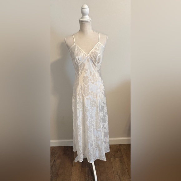 Vintage Victoria Secret Gold Label White Sheer Slip Dress Floral Side Slit Sz M